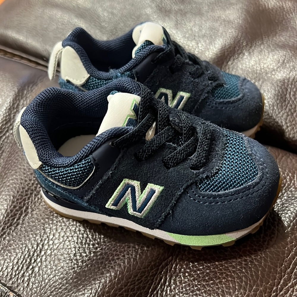 New Balance Kid's 574 V1 Bungee Sneaker, Lagoon/Agave, 3 M US